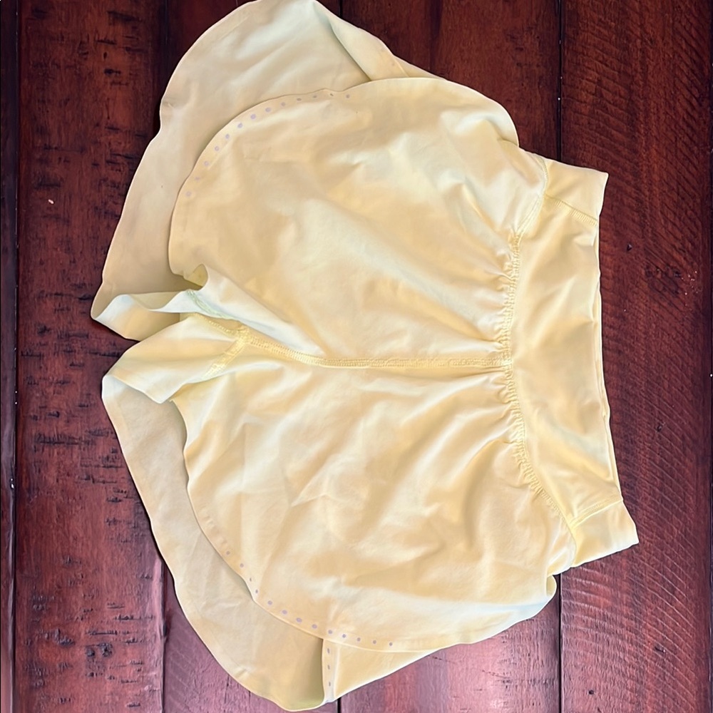 Lululemon Size 0 Fluorescent Yellow Athletic Flowy Shorts Excellent Condition